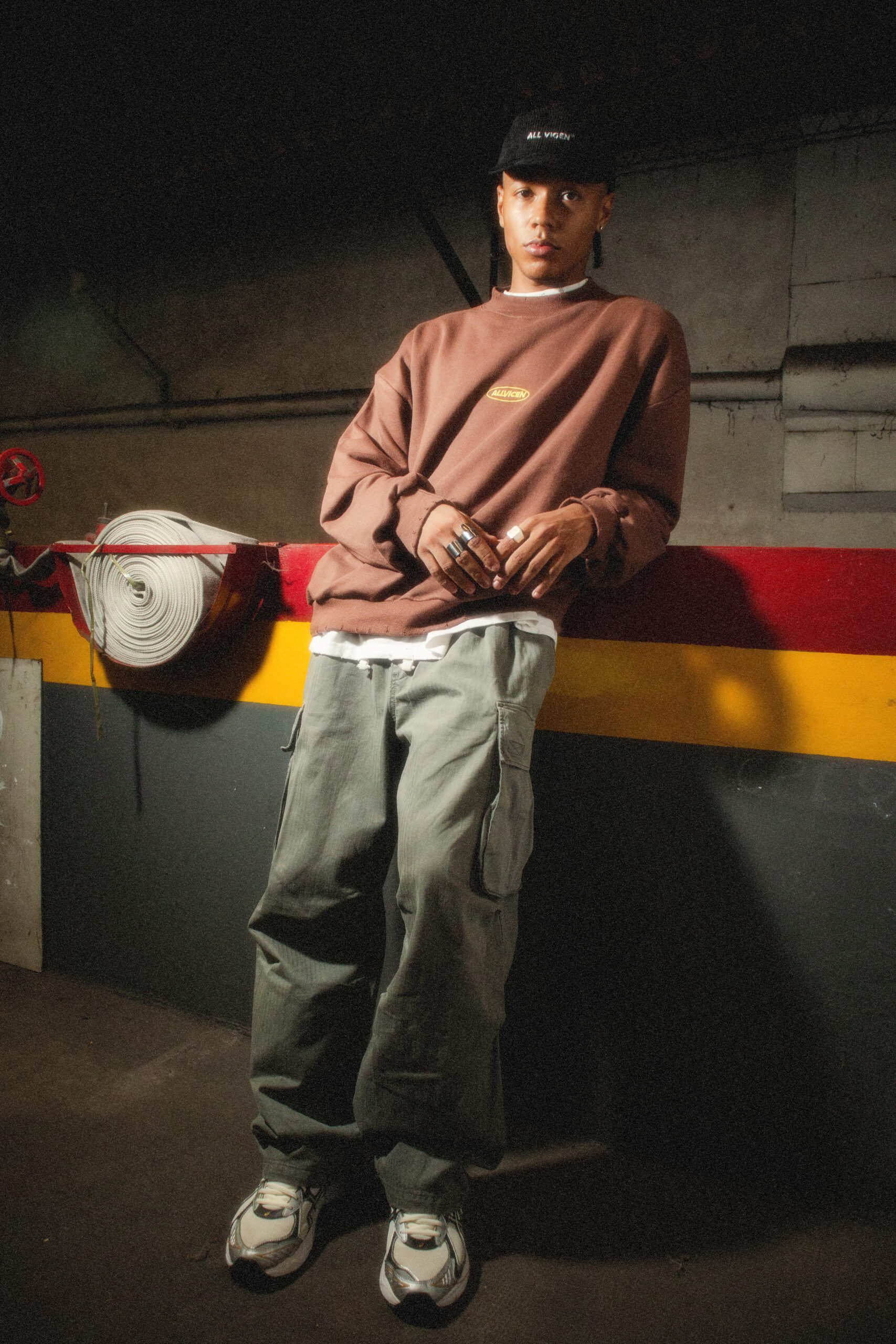 BROWN CREWNECK